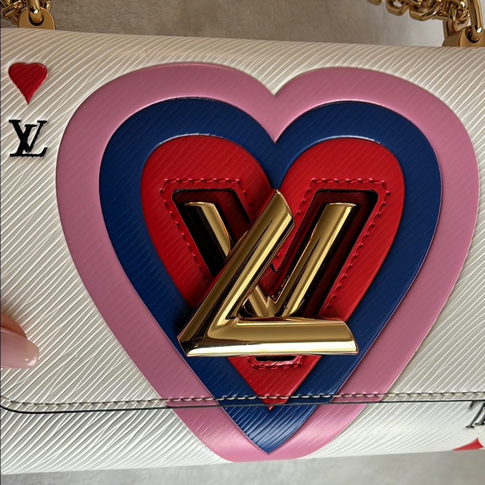 Louis Vuitton Epi Twist MM - White Game On Design